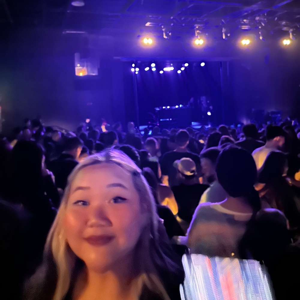 Meet your Posher, Monica